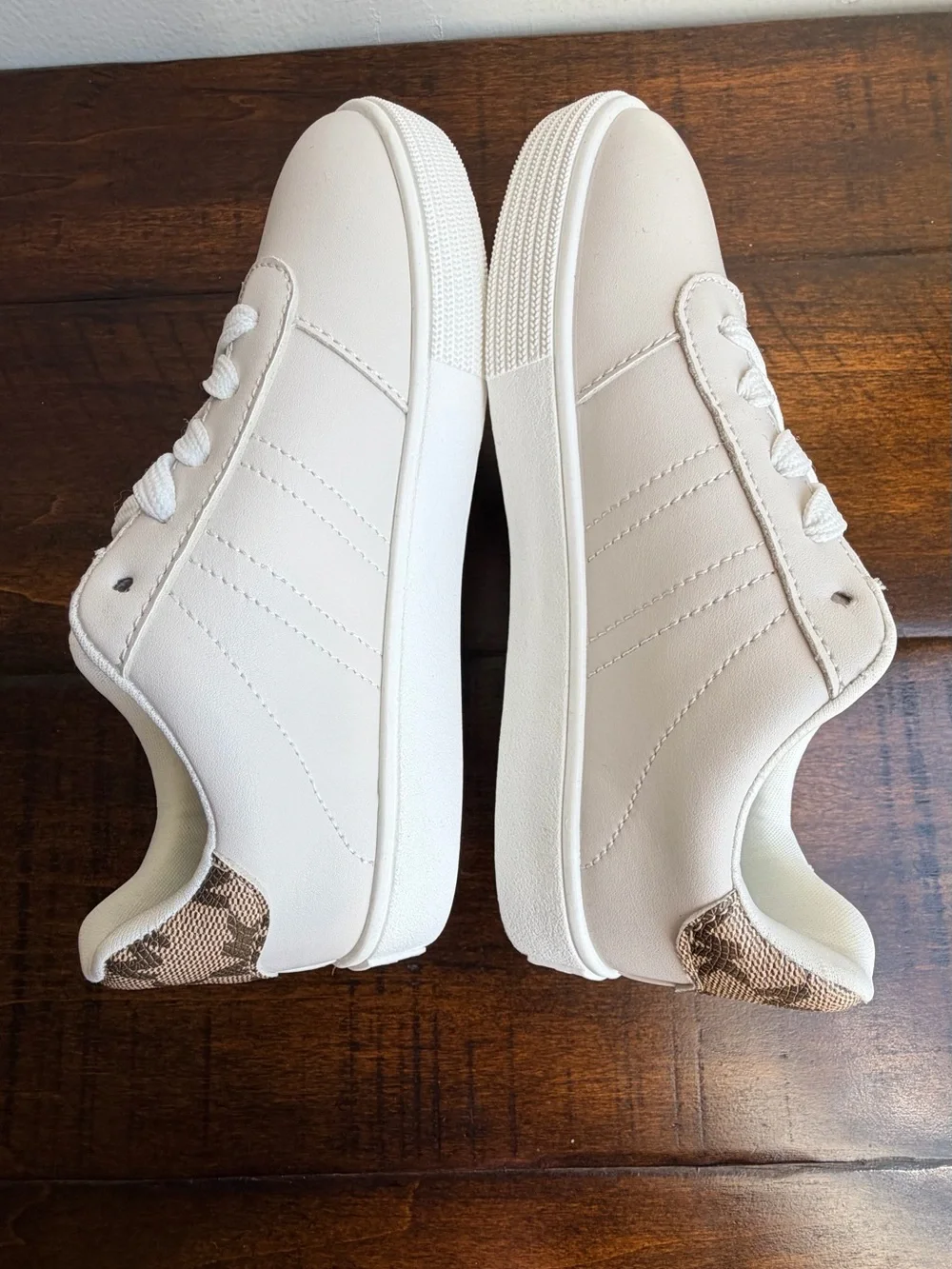 Michael Kors Girl’s White Beige Brown Logo Comfort Lace Up Sneakers Size